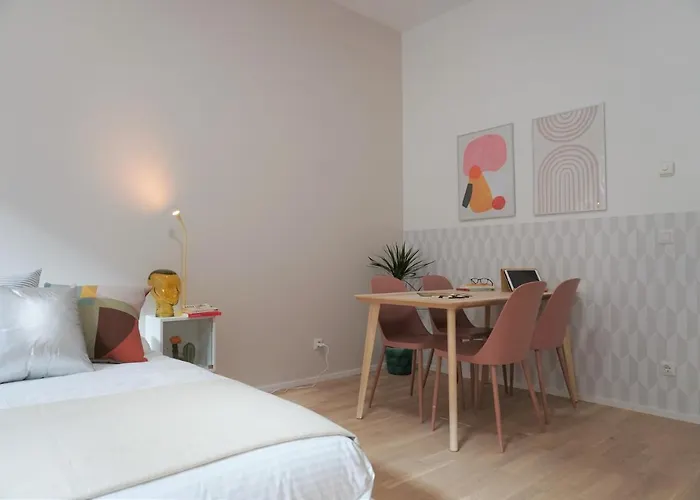 Modern 2Br s - Full Kitchen - Schönbrunn Area - 15 Mins To City Center